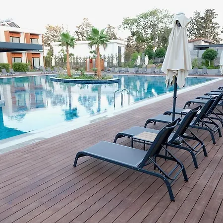 Отель Celeste Bella Luxury &