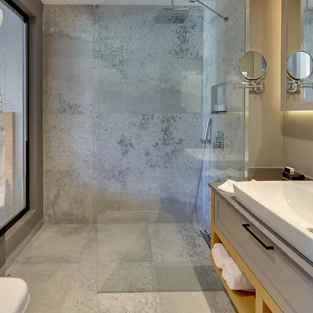 Отель Celeste Bella Luxury &