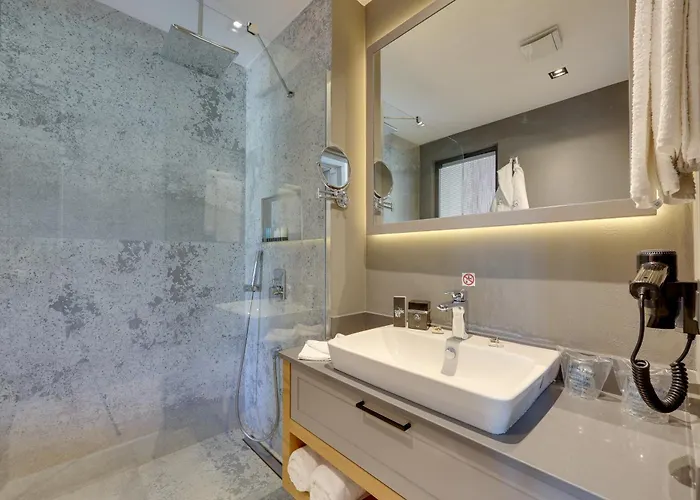 Celeste Bella Luxury & فندق تورغوتْريس