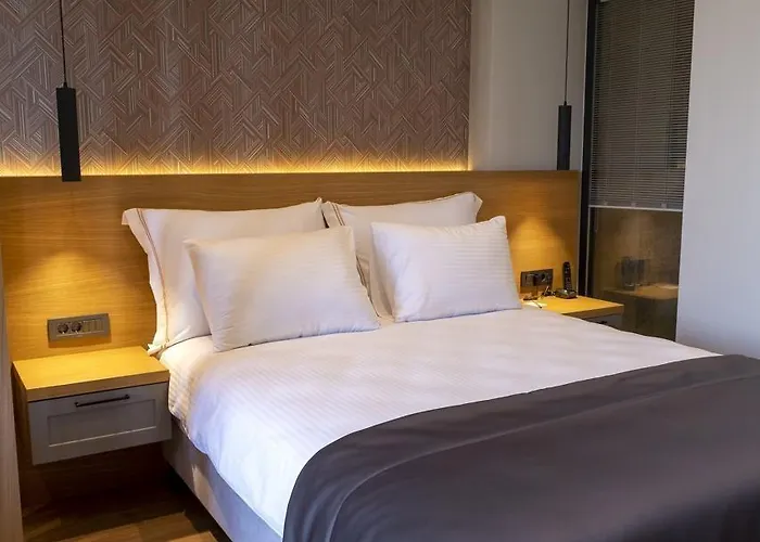 호텔 Celeste Bella Luxury & 4*